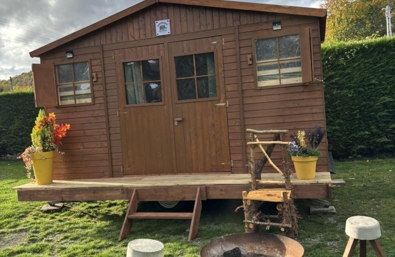 Ardennen Hut on Wheels